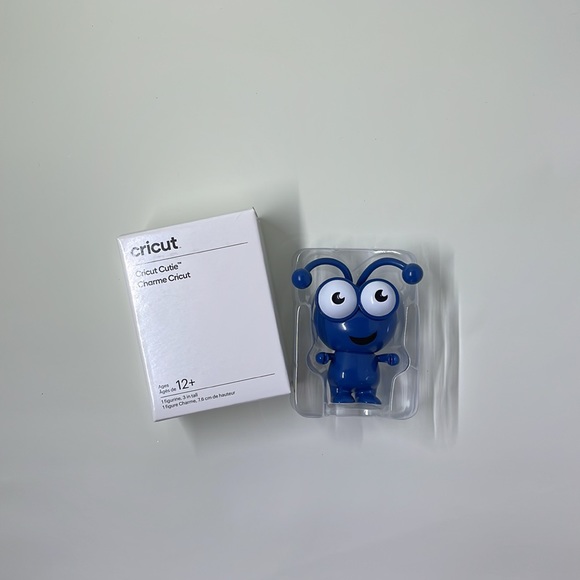 Cricut Cutie True Navy - brand new in box - Picture 3 of 3